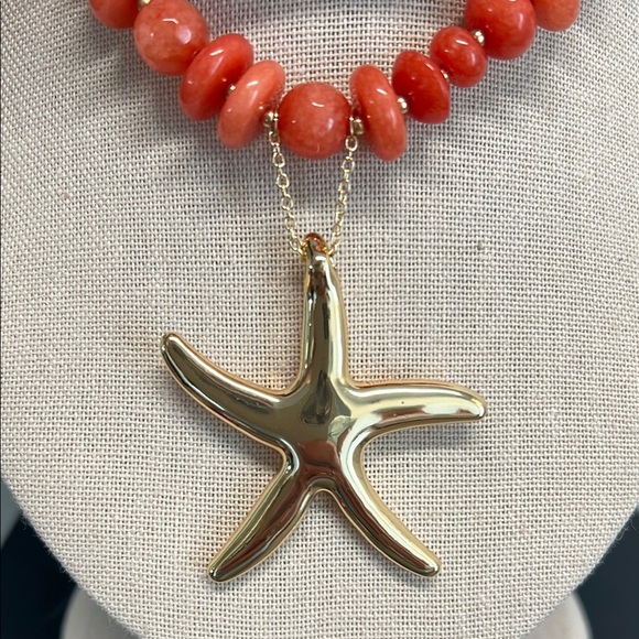 House of Harlow 1960 |🪸 Reconstituted Coral Starfish Statement Necklace ✨ - Picture 9 of 9